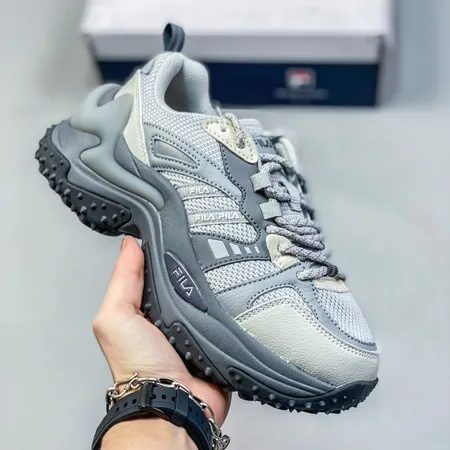 フィラ スニーカー