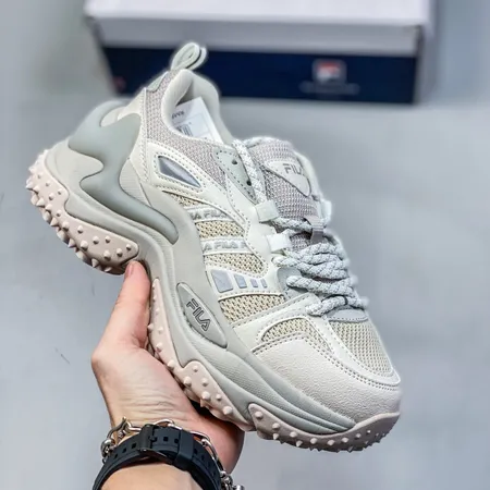 フィラ スニーカー