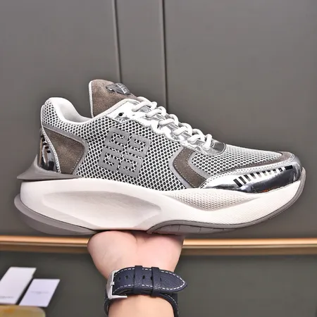 ジバンシィ スニーカー