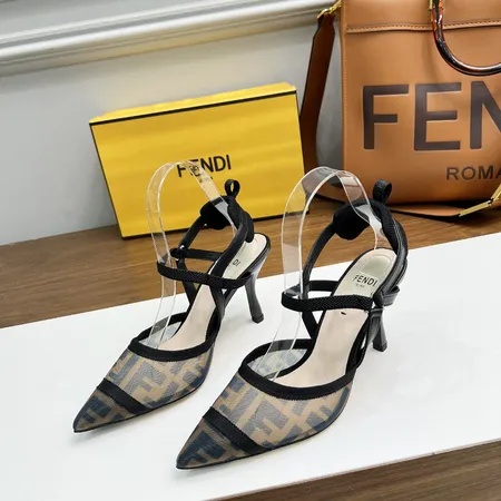 フェンディ サンダル