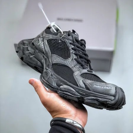 バレンシアガ スニーカー