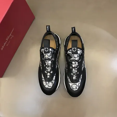 フェラガモ スニーカー