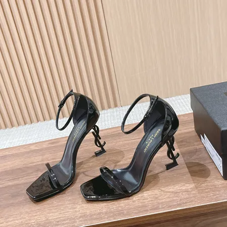 イブサンローラン サンダル