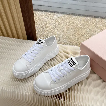 ミュウミュウ カジュアルシューズ