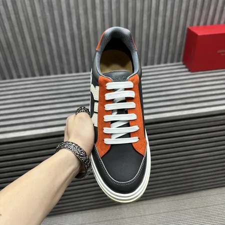 フェラガモ カジュアルシューズ