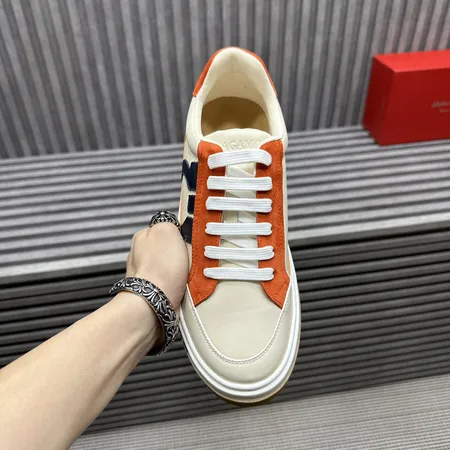 フェラガモ カジュアルシューズ