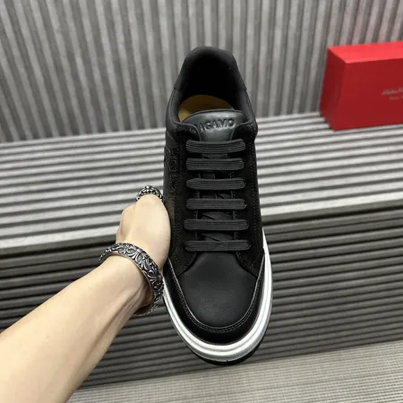 フェラガモ カジュアルシューズ