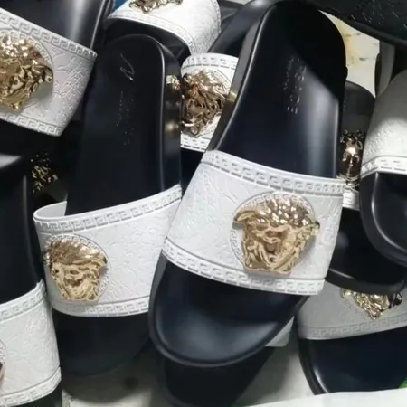 ヴェルサーチ スリッパ