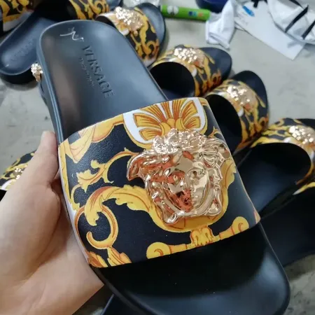 ヴェルサーチ スリッパ