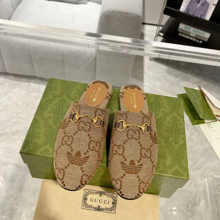 グッチ スリッパ