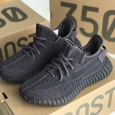 アディダス スニーカー