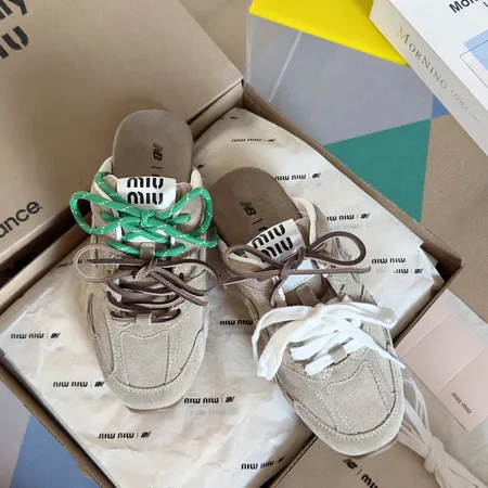 ミュウミュウ カジュアルシューズ