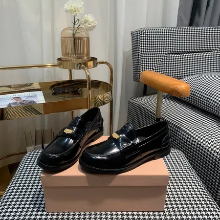 ミュウミュウ ビジネスシューズ