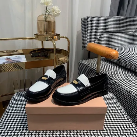 ミュウミュウ ビジネスシューズ