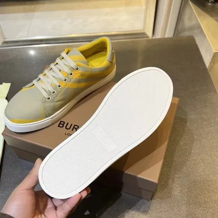 バーバリー ス スニーカー