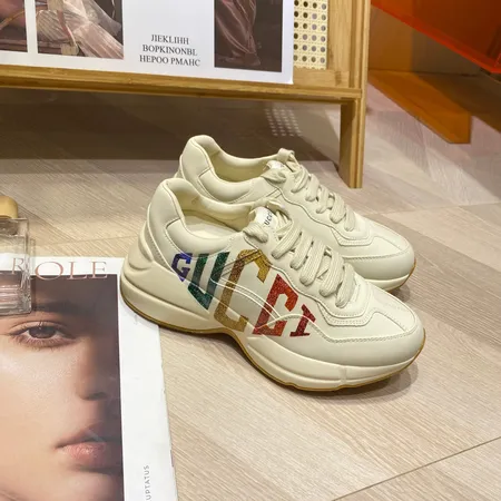 グッチ スニーカー