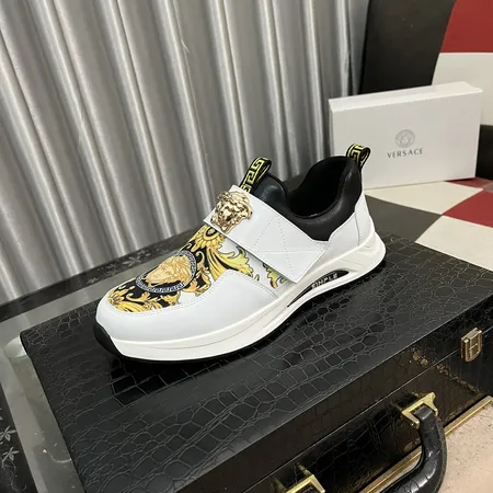 ヴェルサーチ スニーカー