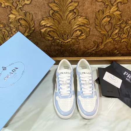 プラダ カジュアルシューズ