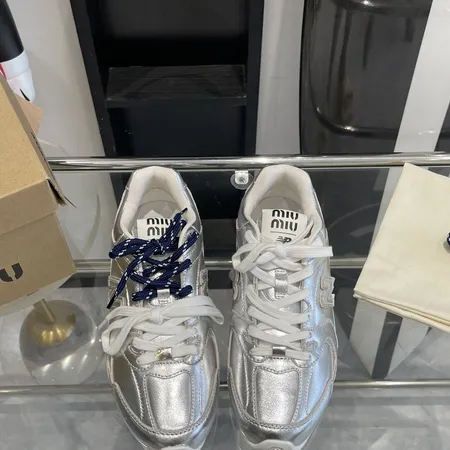 ミュウミュウ スニーカー