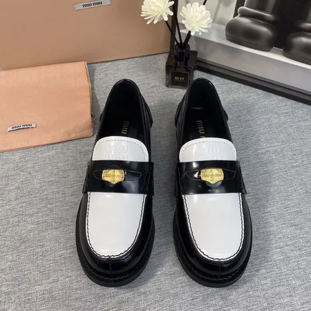 ミュウミュウ ビジネスシューズ