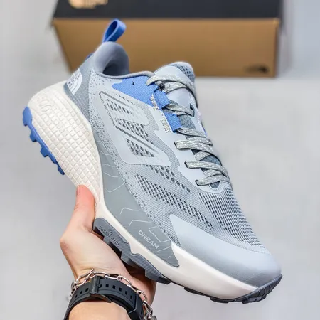 ノースフェイス スニーカー