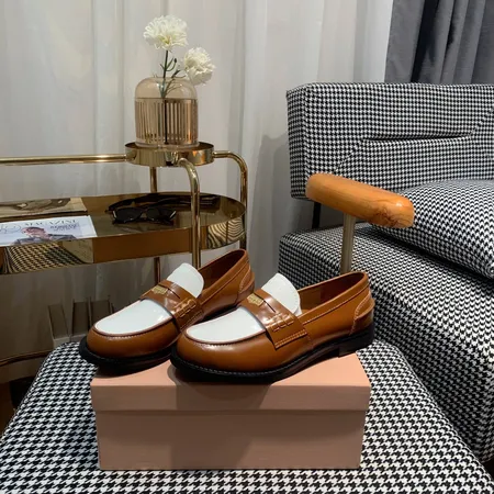 ミュウミュウ ビジネスシューズ