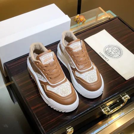 ヴェルサーチ カジュアルシューズ