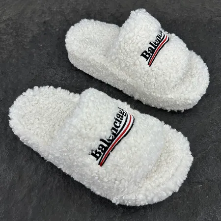 バレンシアガ スリッパ