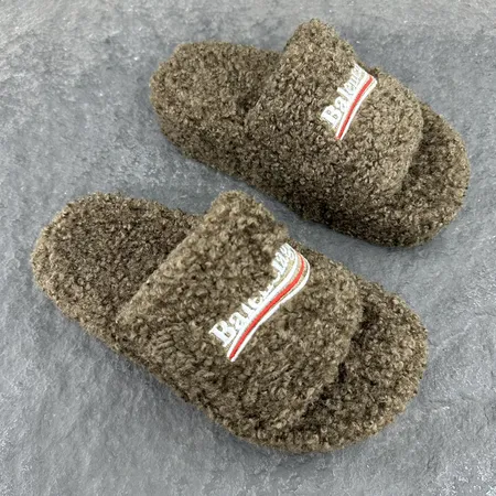 バレンシアガ スリッパ