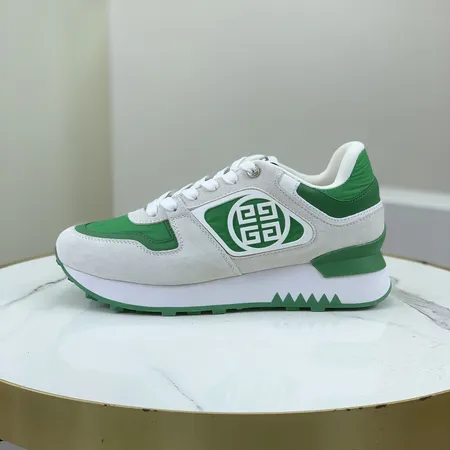 ジバンシィ スニーカー