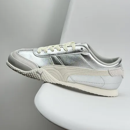 プーマ カジュアルシューズ