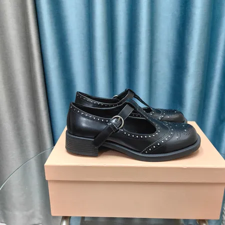 ミュウミュウ ビジネスシューズ