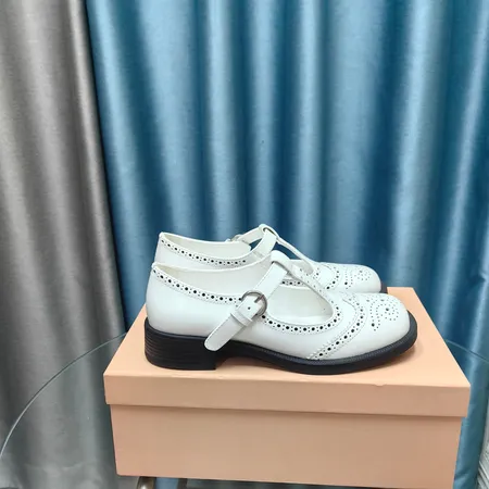 ミュウミュウ ビジネスシューズ