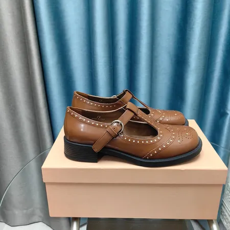 ミュウミュウ ビジネスシューズ