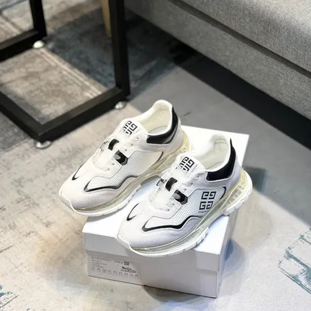 ジバンシィ スニーカー