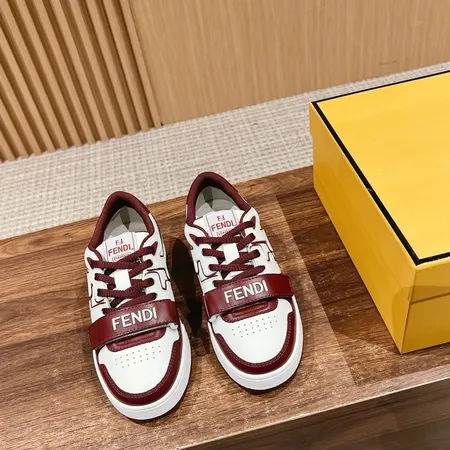 フェンディ カジュアルシューズ