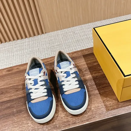 フェンディ カジュアルシューズ