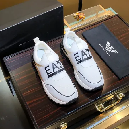 アルマーニ スニーカー