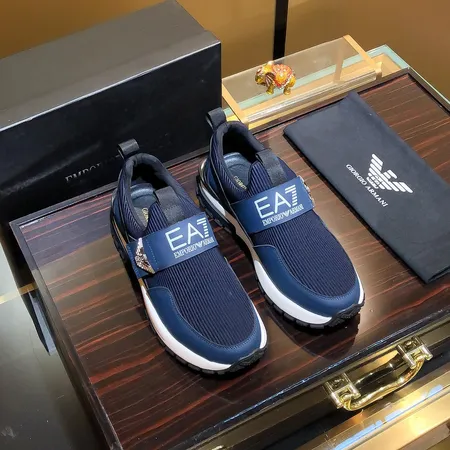 アルマーニ スニーカー