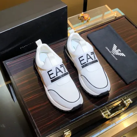 アルマーニ スニーカー