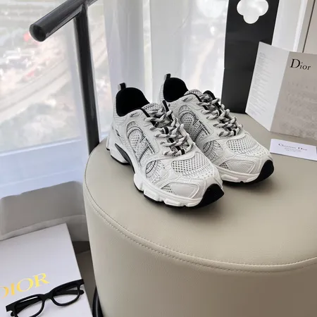 ディオール スニーカー