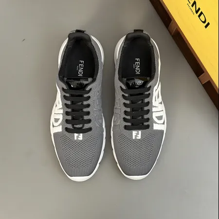 フェンディ スニーカー