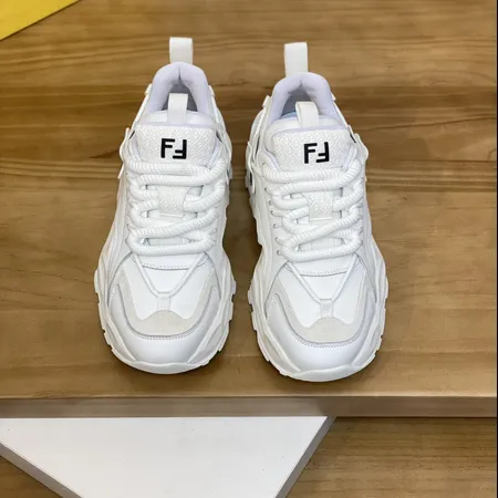 フェンディ スニーカー