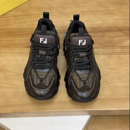 フェンディ スニーカー