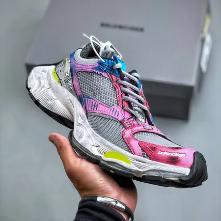 バレンシアガ スニーカー