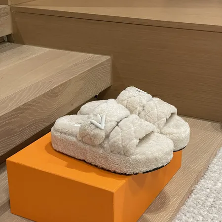 ルイヴィトン スリッパ