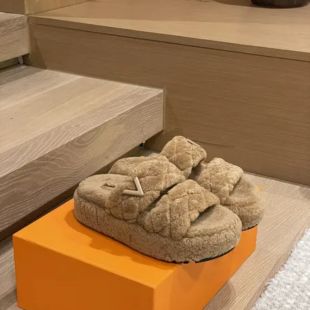 ルイヴィトン スリッパ