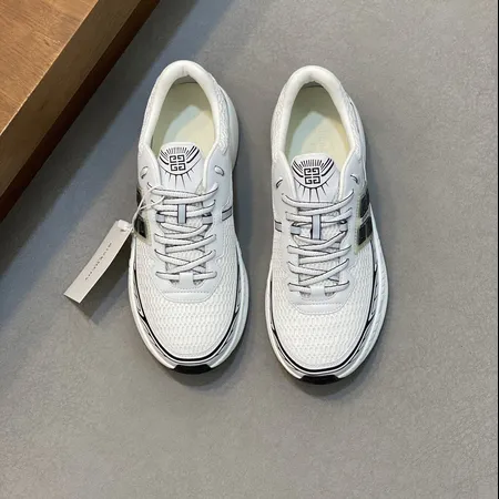 ジバンシィ スニーカー