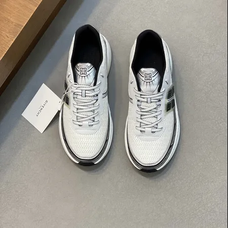 ジバンシィ スニーカー