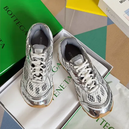 ボッテガ ヴェネタ カジュアルシューズ